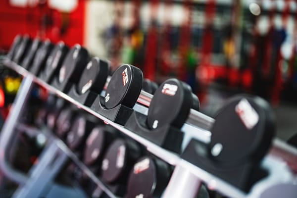 Waarom krachttraining juist na je veertigste de moeite waard wordt