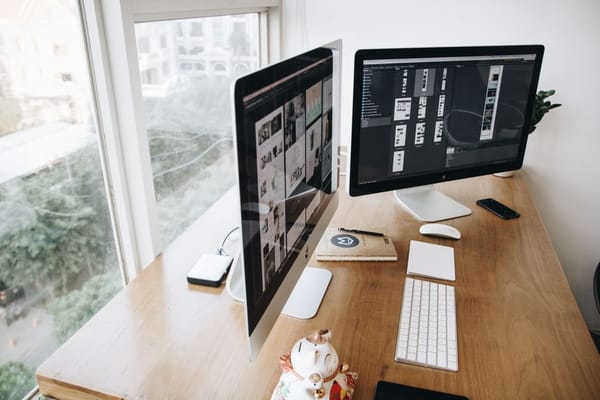 Goede houding achter je bureau: afwisseling boven perfectie