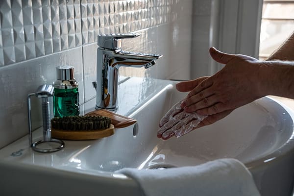 Handen wassen verslaat de meeste immuunboosters